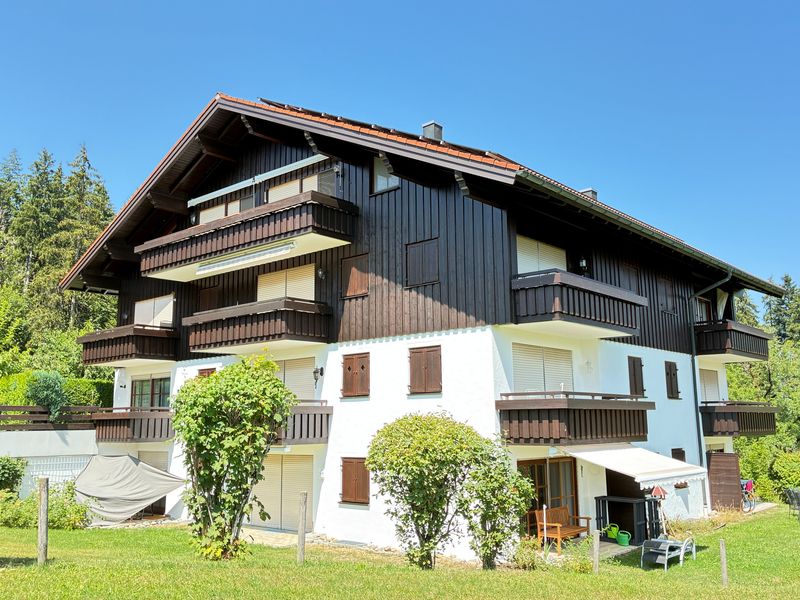 Traumhafte Aussichten - Modernisierte 2 - Zi. - Wohnung in ruhiger Ortsrandlage nahe Oberstaufen